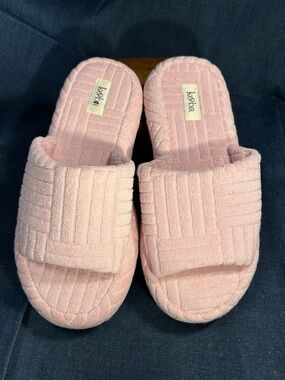KOoba NWOT slippers